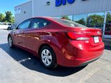 Used 2016 Hyundai Elantra SE image 3