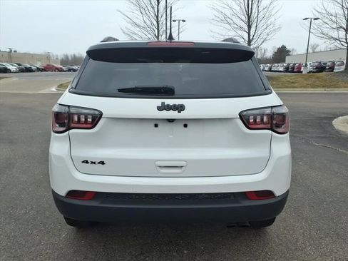 Certified 2022 Jeep Compass Altitude image 5