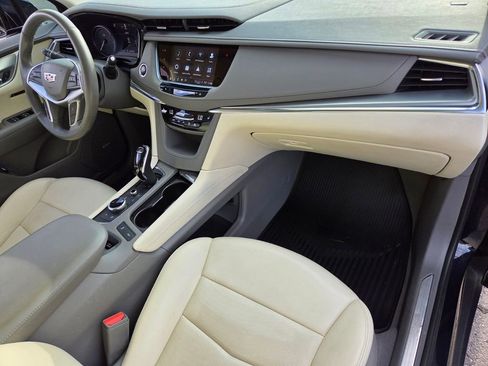 Used 2022 Cadillac XT5 Premium Luxury w/ Technology Package AWD/4WD image 22