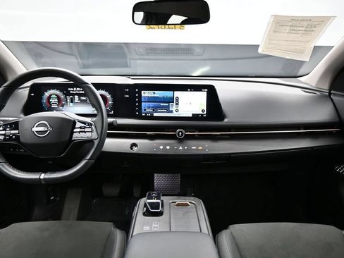 Used 2024 Nissan Ariya AWD image 13