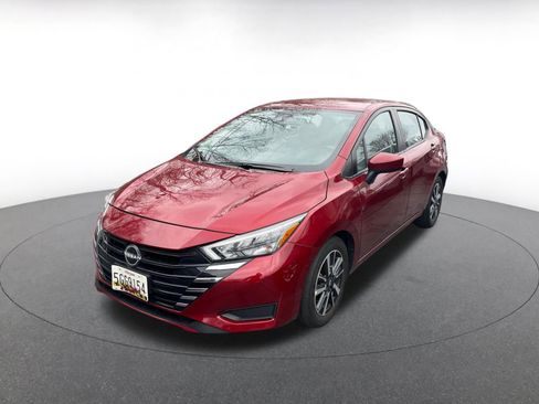 Used 2025 Nissan Versa SV image 10