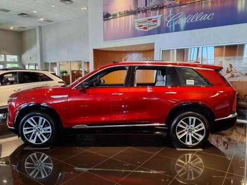 New 2026 Cadillac Vistiq Luxury image 2