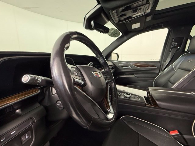 Used 2022 Cadillac Escalade Premium Luxury AWD/4WD image 6