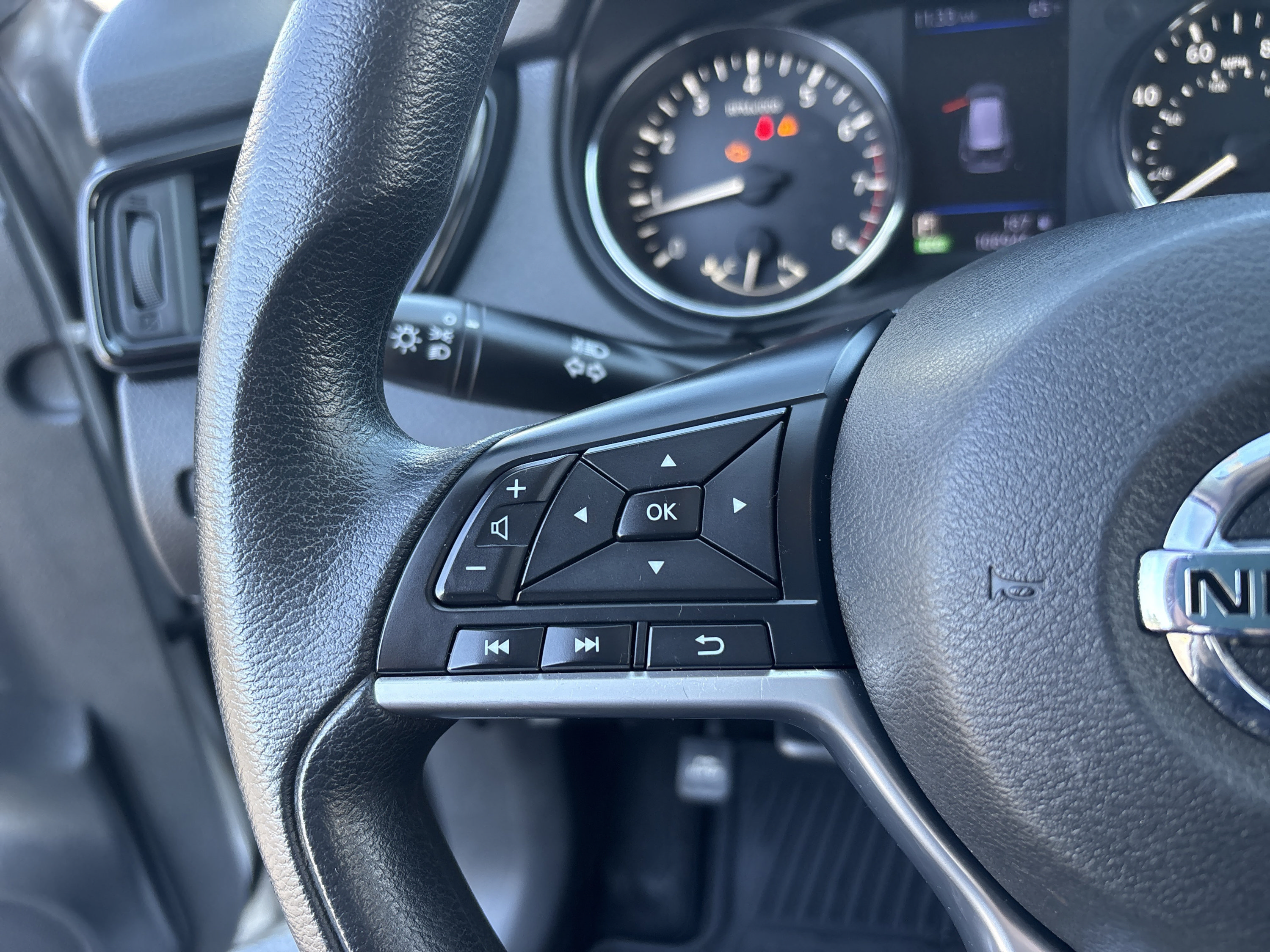 Used 2018 Nissan Rogue S FWD image 15