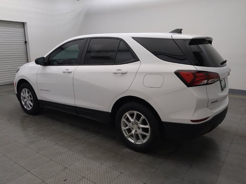Used 2022 Chevrolet Equinox LS w/ LS Convenience Package AWD/4WD image 3