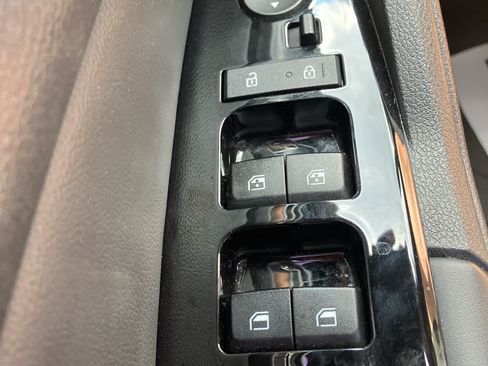 Used 2023 Kia Sportage EX FWD image 12
