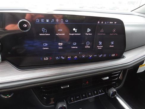 New 2025 Chevrolet Suburban Premier image 24