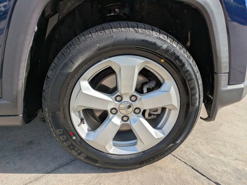 Used 2018 Jeep Compass Latitude w/ Popular Equipment Group image 8