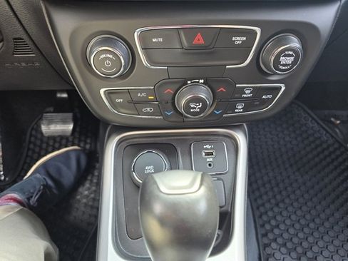 Used 2020 Jeep Compass Latitude w/ Popular Equipment Group image 16