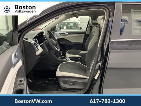 New 2026 Volkswagen Taos SE image 9