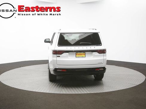 Used 2023 Jeep Wagoneer Series III w/ Preferred Equipment Group RWD image 35