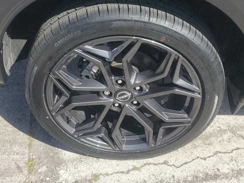 Used 2025 Nissan Kicks SR FWD image 12