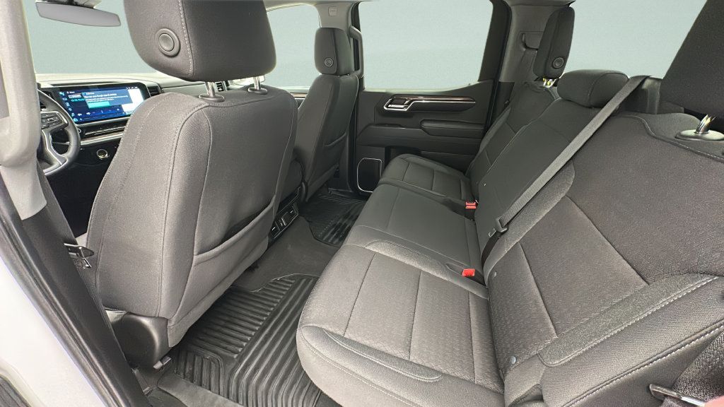 Used 2024 Chevrolet Silverado 1500 LT AWD/4WD image 11