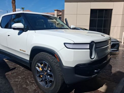 Used 2022 Rivian R1T Adventure AWD/4WD image 8