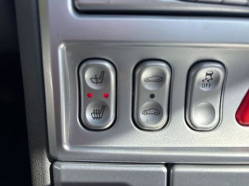 Used 2006 Chrysler Crossfire Limited image 14