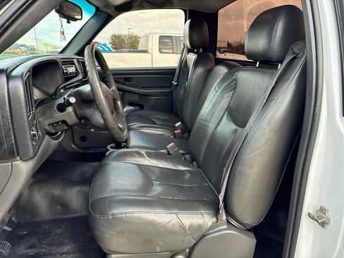 Used 2006 Chevrolet Silverado 1500 W/T image 13