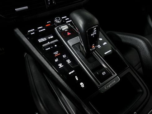 Used 2022 Porsche Cayenne S image 15