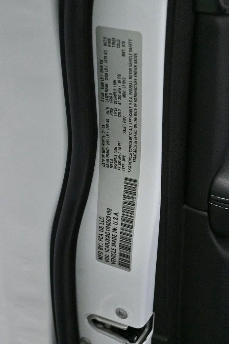 Used 2024 Jeep Grand Cherokee L Altitude AWD/4WD image 42