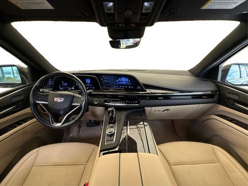 Used 2023 Cadillac Escalade ESV Premium Luxury w/ LPO, Illumination Package AWD/4WD image 22