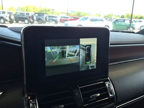 Used 2021 Lincoln Navigator L Reserve RWD image 9
