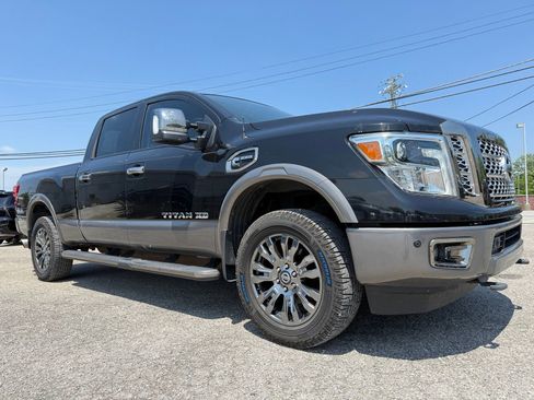Used 2018 Nissan Titan Platinum Reserve w/ Platinum Utility Package AWD/4WD image 8