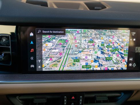 Used 2025 Porsche Cayenne image 16