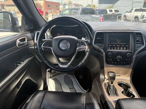 Used 2017 Jeep Grand Cherokee Overland AWD/4WD image 22
