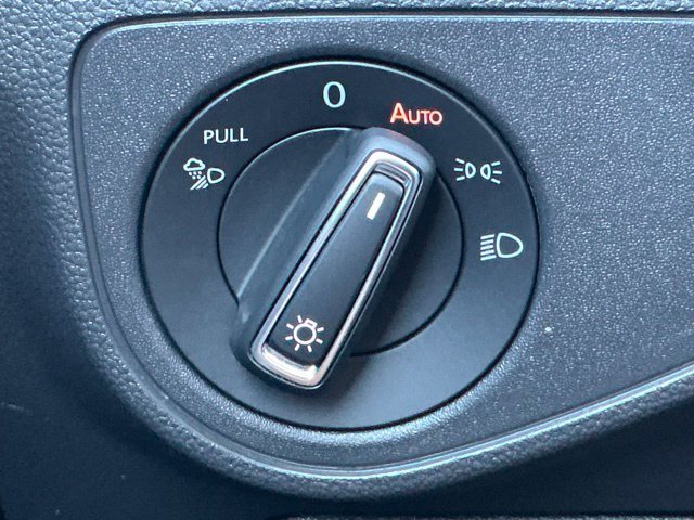 Certified 2023 Volkswagen Atlas SEL R-Line AWD/4WD image 35