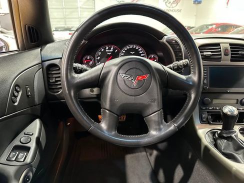 Used 2005 Chevrolet Corvette Coupe w/ Preferred Equipment Group RWD image 7