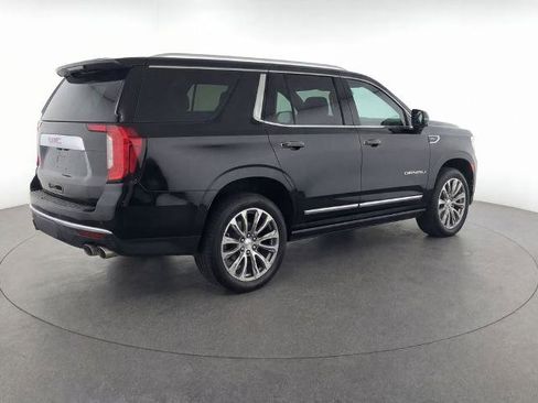 Used 2021 GMC Yukon Denali w/ Denali Premium Package AWD/4WD image 4