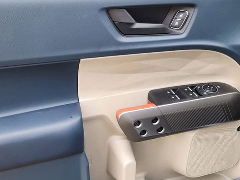 New 2026 Ford Maverick Lariat image 9