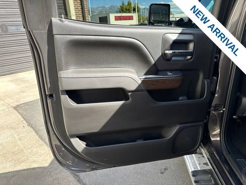 Used 2016 GMC Sierra 2500 Denali w/ Duramax Plus Package AWD/4WD image 15
