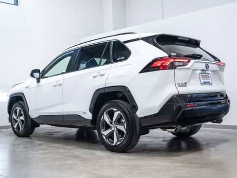 Used 2024 Toyota RAV4 SE w/ Weather & Moonroof Package image 7