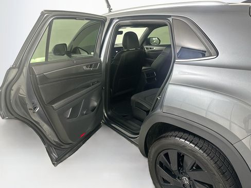 Used 2024 Volkswagen Atlas Cross Sport SE w/ Black Wheel Package FWD image 24