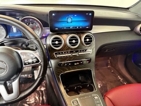 Used 2022 Mercedes-Benz GLC 300 4MATIC image 16