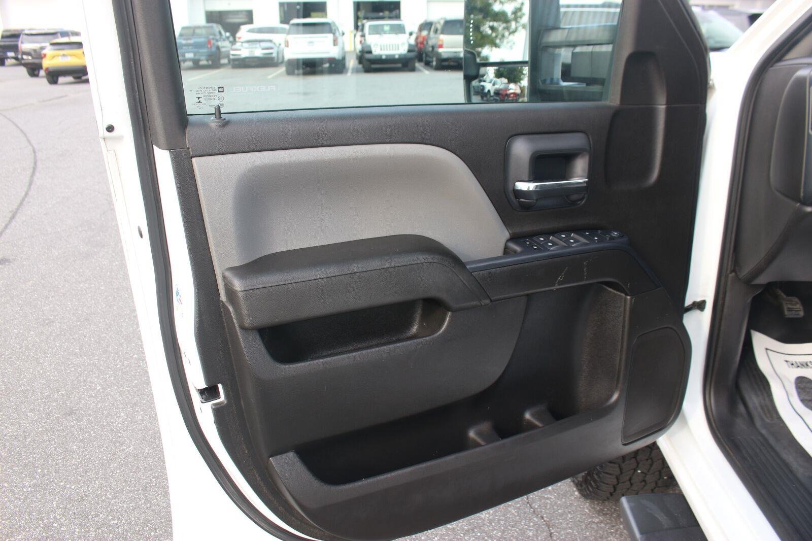 Used 2016 Chevrolet Silverado 2500 W/T w/ WT Convenience Package AWD/4WD image 13
