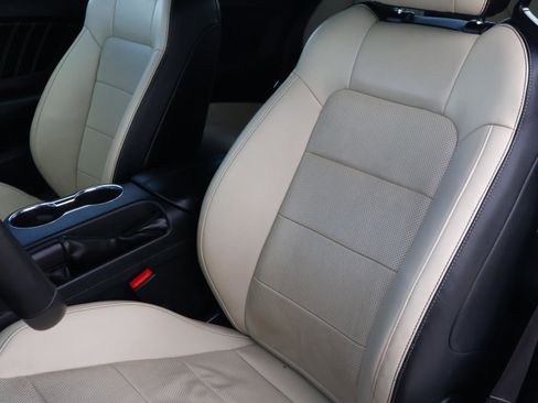 Used 2015 Ford Mustang Premium image 11