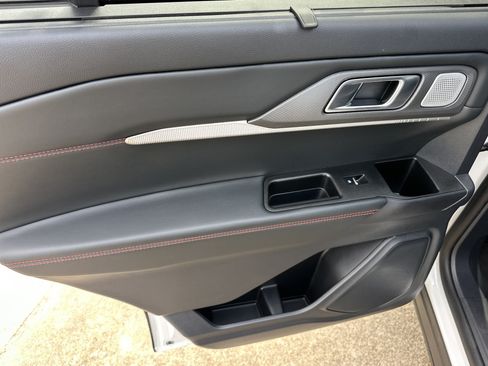 Used 2025 Ford Explorer ST AWD/4WD image 27