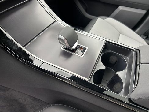 New 2026 Land Rover Range Rover Velar Dynamic SE image 13