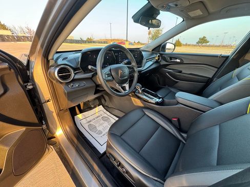 Used 2025 Chevrolet Trax ACTIV w/ Driver Confidence Package image 21