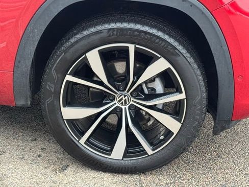 Used 2024 Volkswagen Atlas Cross Sport SEL Premium R-Line image 16