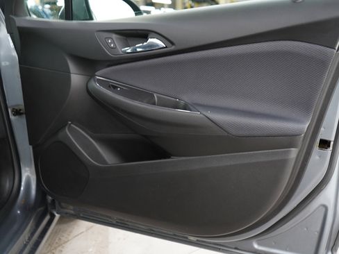 Used 2018 Chevrolet Cruze LT w/ LT Convenience Package FWD image 9