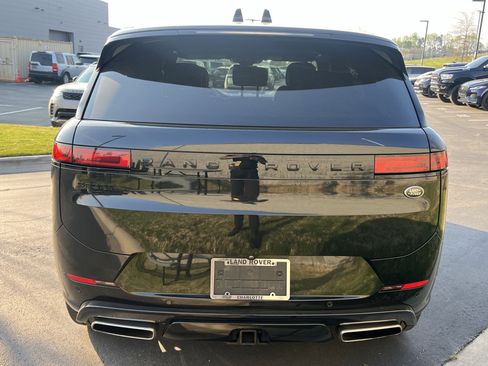 Used 2023 Land Rover Range Rover Sport SE Dynamic image 6