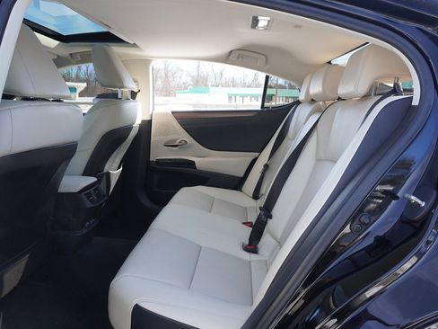 Used 2023 Lexus ES 250 250 image 35