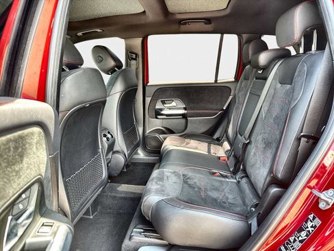 Used 2020 Mercedes-Benz GLB 250 image 12