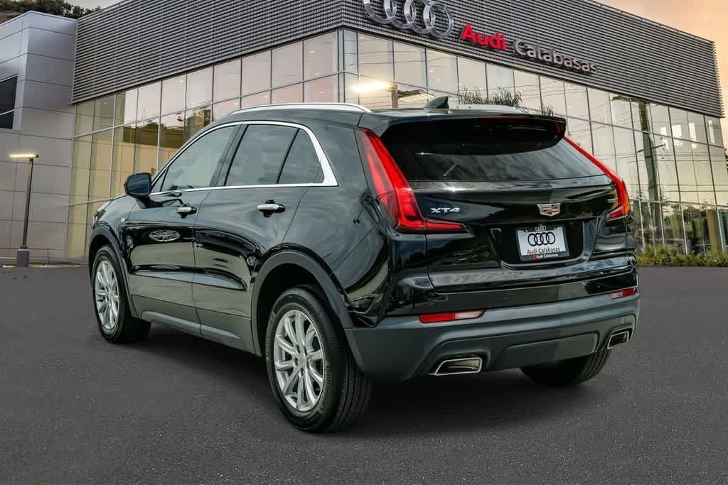 Used 2023 Cadillac XT4 Luxury w/ Cold Weather Package FWD image 2
