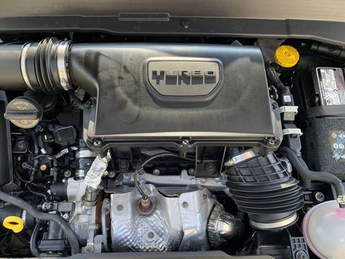 Used 2025 Jeep Compass Trailhawk image 31