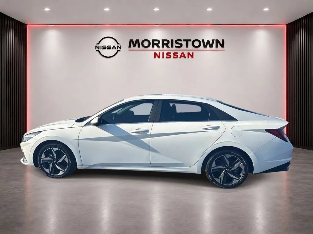 Used 2023 Hyundai Elantra Limited w/ Preferred Accessory Package FWD image 6
