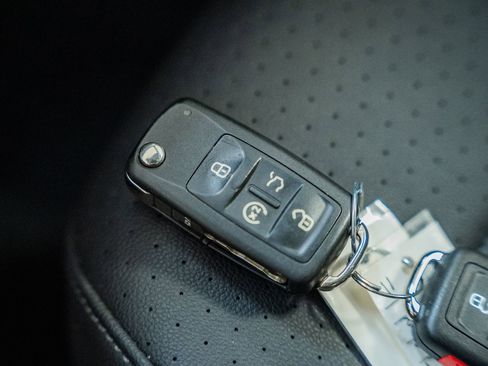 Used 2021 Volkswagen Passat 2.0T R-Line image 45