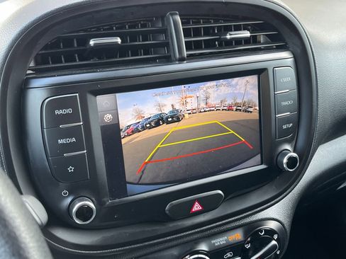 Used 2025 Kia Soul LX w/ LX Technology Package image 21